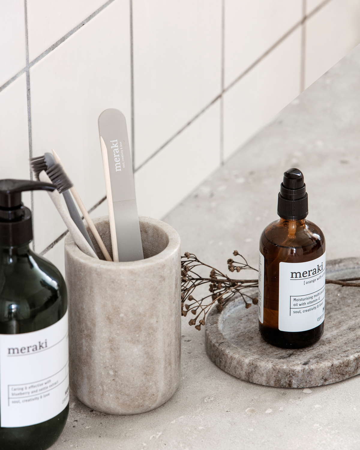 Aufbewahrung, Becher aus Marmor, Beige