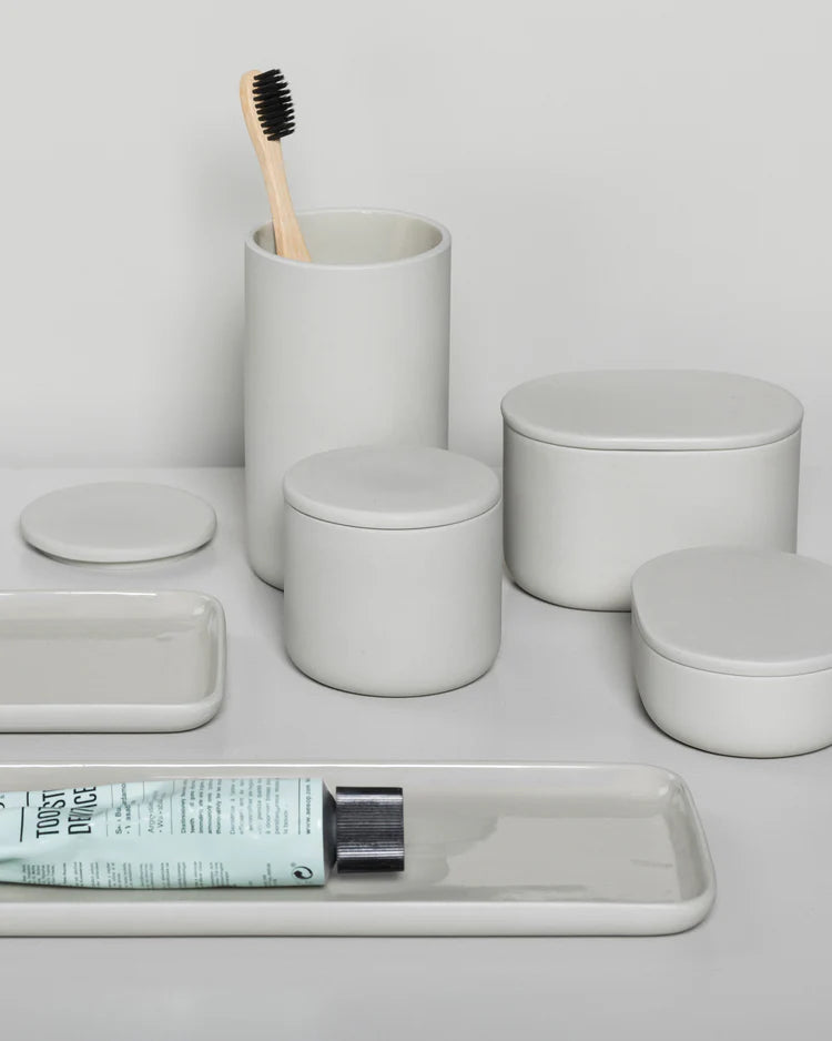 Becher mit Deckel klein beige