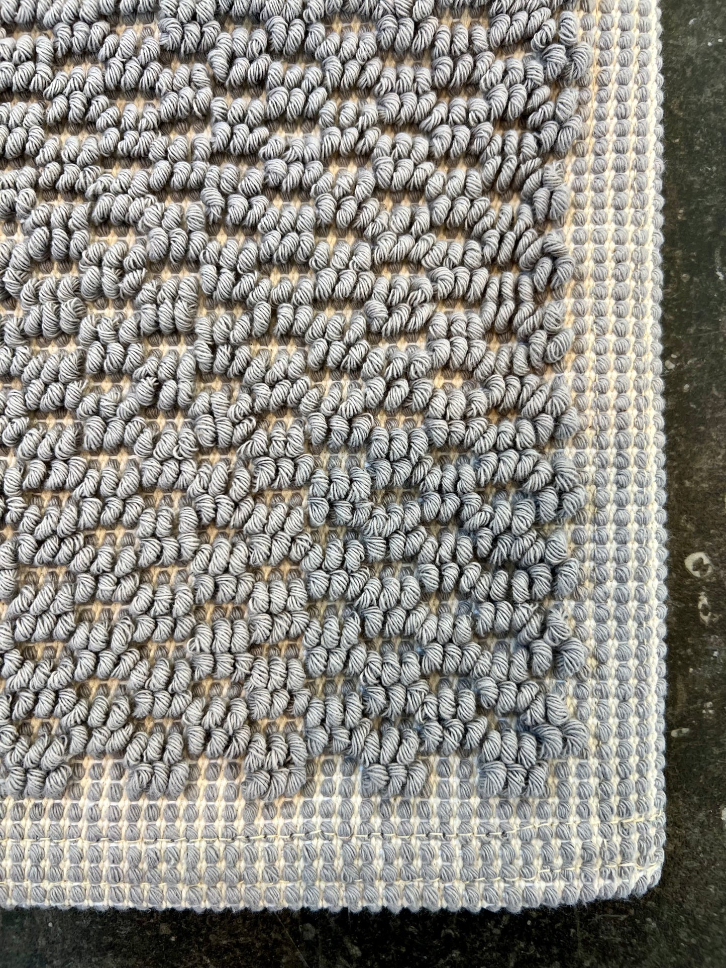 Badematte Wabenstruktur grau