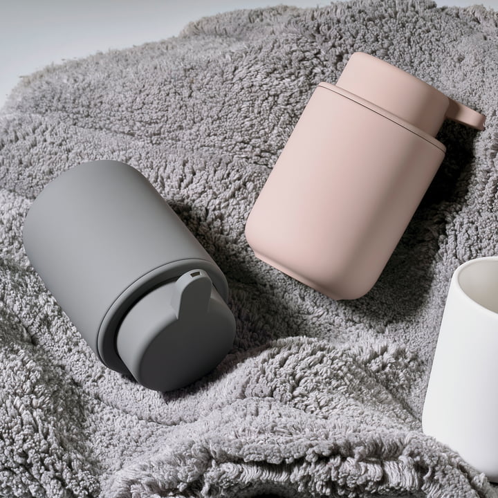 Zone Denmark Ume Zahnputzbecher und Seifenspender Nude